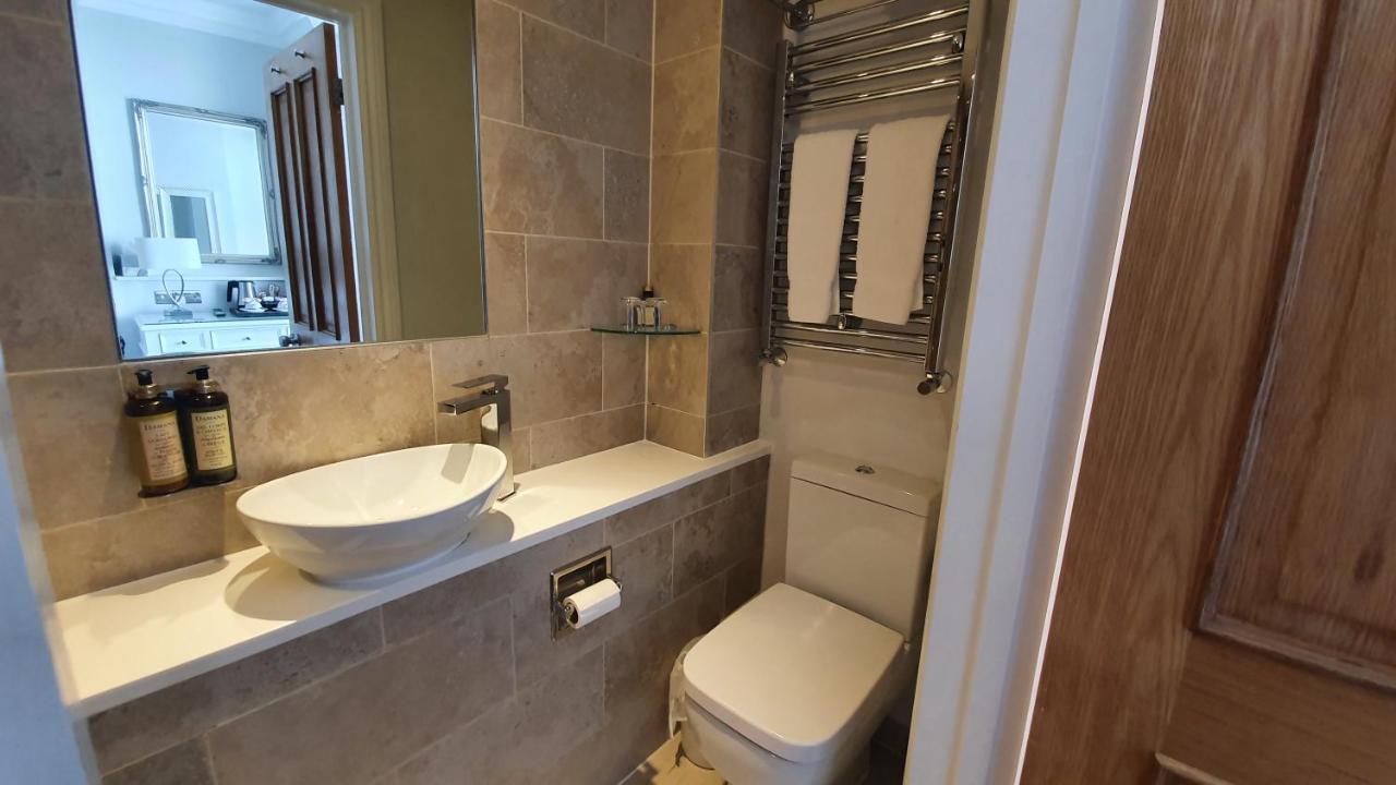 A Room With A View Brighton Dış mekan fotoğraf A modern bathroom
