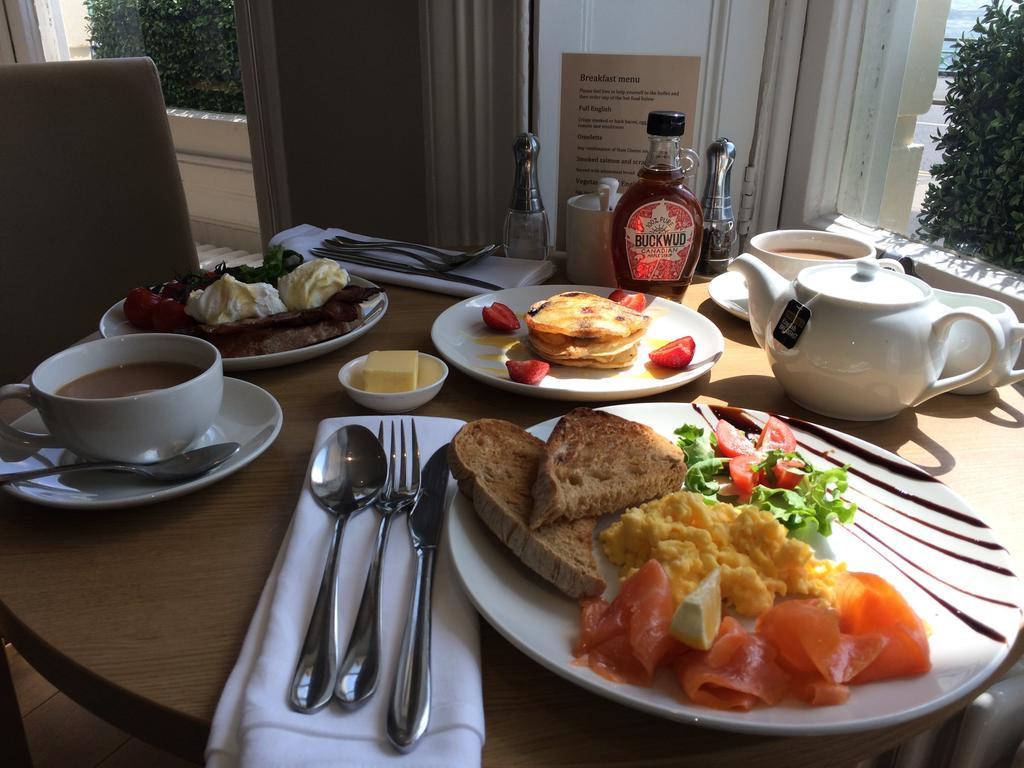A Room With A View Brighton Dış mekan fotoğraf Breakfast at the hotel